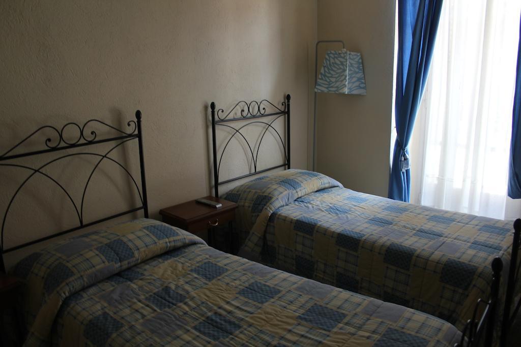 Hotel Porta Santa Maria Busca Phòng bức ảnh